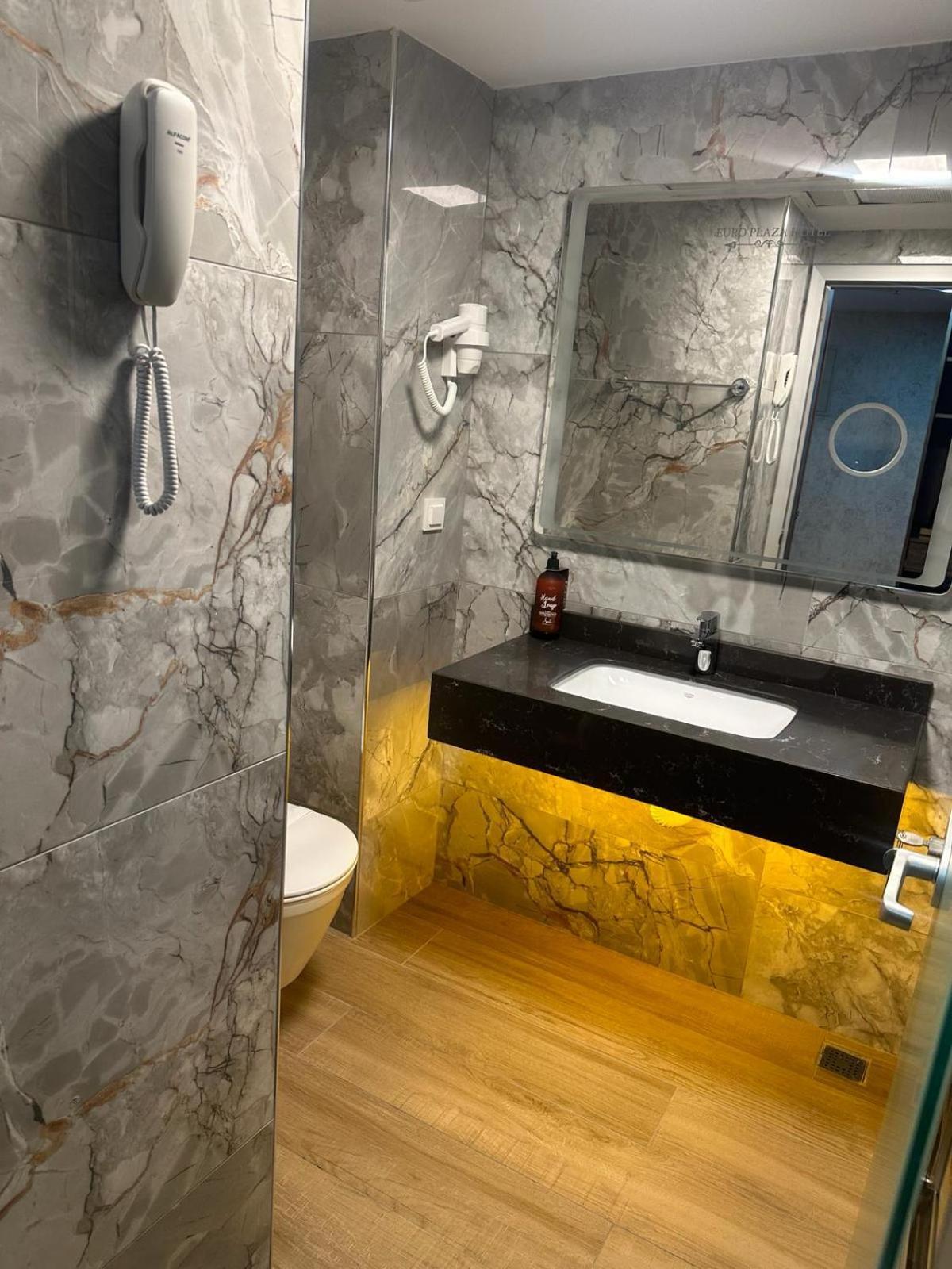 ユーロ プラザ ホテル イスタンブール 部屋 写真